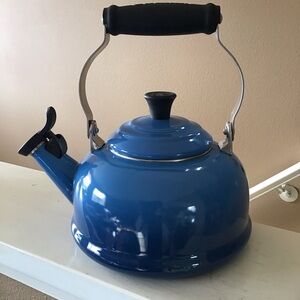 Le Creuset Classic Whistling Tea Kettle in Marseille Blue